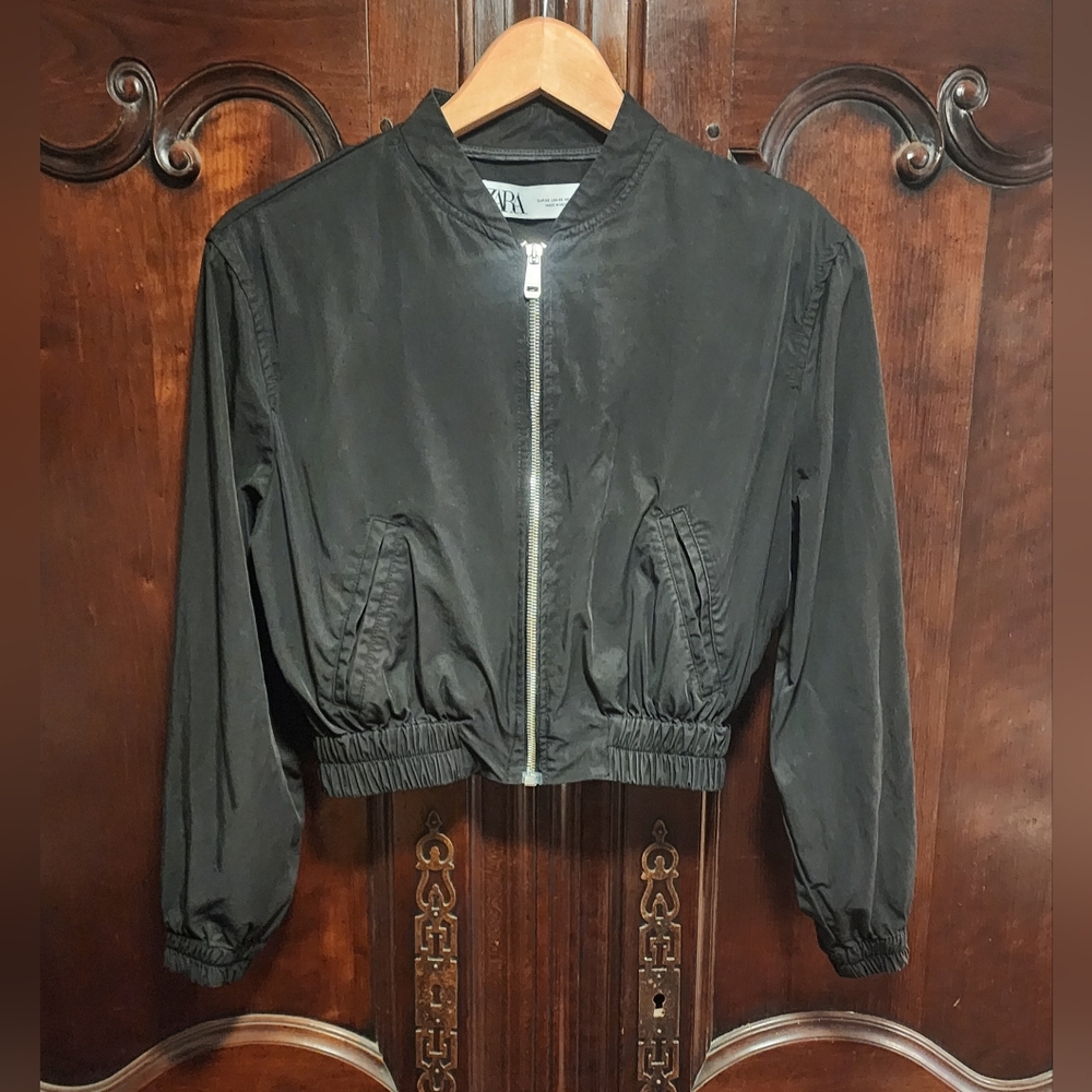 ZARA - Black Crop Jacket